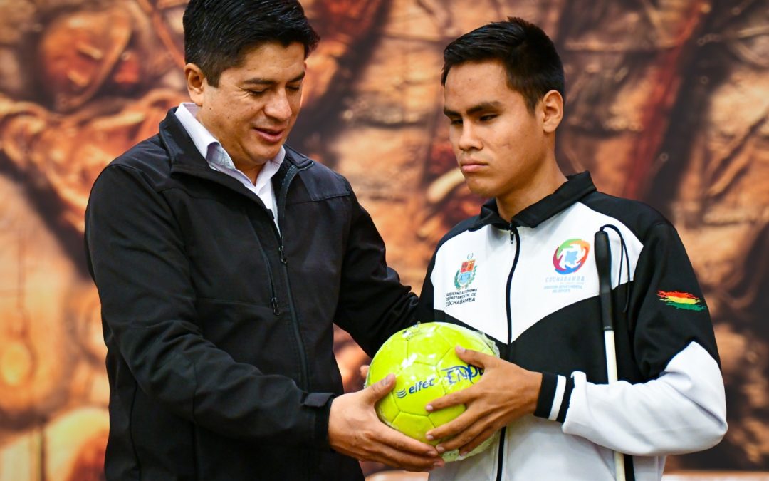 ENDE PROMUEVE EL DEPORTE INCLUSIVO CON ENTREGA DE BALONES ESPECIALES