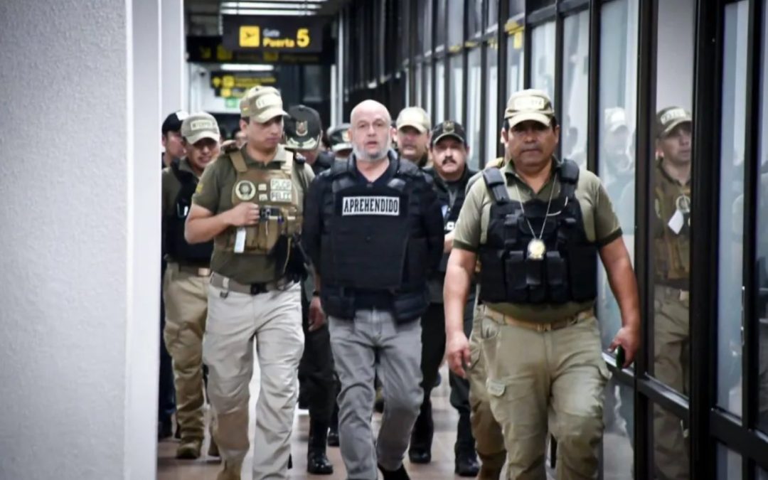 ARTURO MURILLO RETORNÓ DEPORTADO Y ENFRENTARÁ JUSTICIA EN BOLIVIA