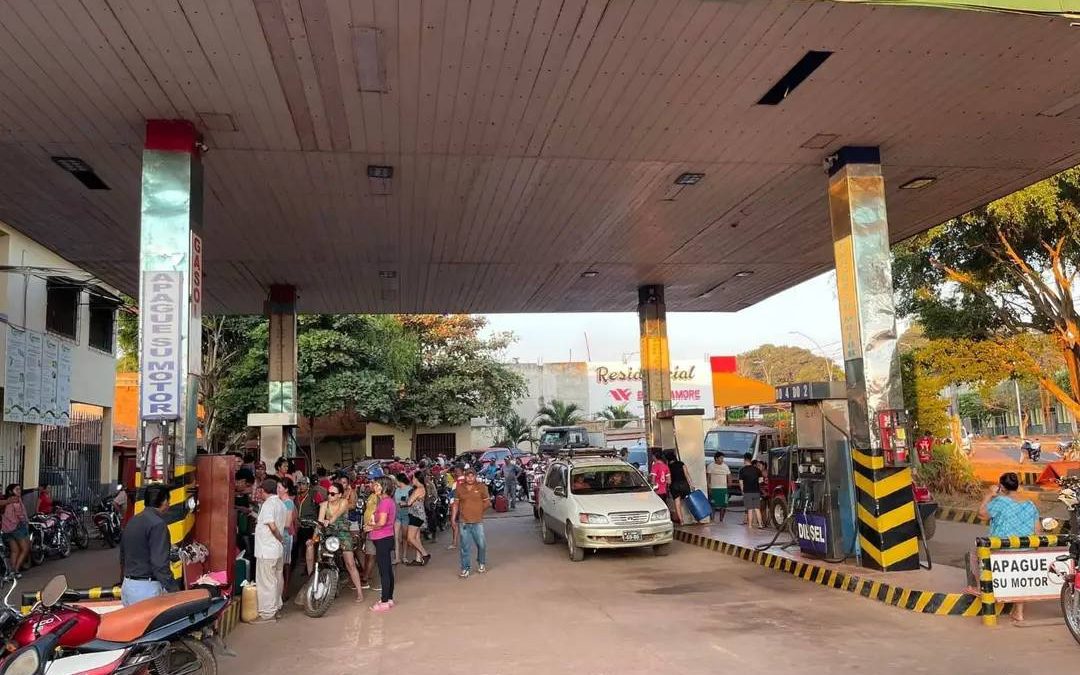 MOTOTAXISTAS ADVIERTEN PROTESTAS POR GRAVE ESCASEZ DE COMBUSTIBLE EN RIBERALTA