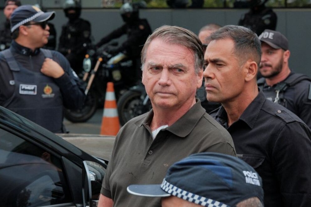 BOLSONARO ARRESTADO PREVENTIVAMENTE ANTE INTENTO FUGA