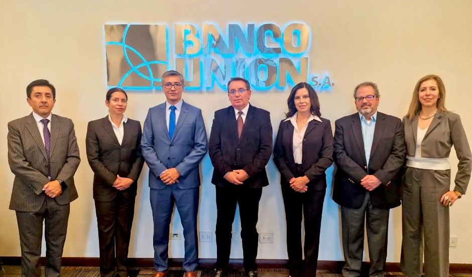 GABRIEL ESPINOZA POSESIONA NUEVO EQUIPO DIRECTIVO DEL BANCO UNIÓN