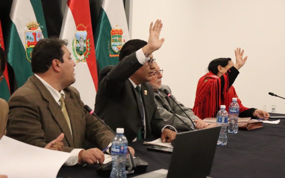 COMISIÓN REVISA 440 POSTULACIONES Y AVANZA EVALUACIÓN TÉCNICA PARA EL TSE