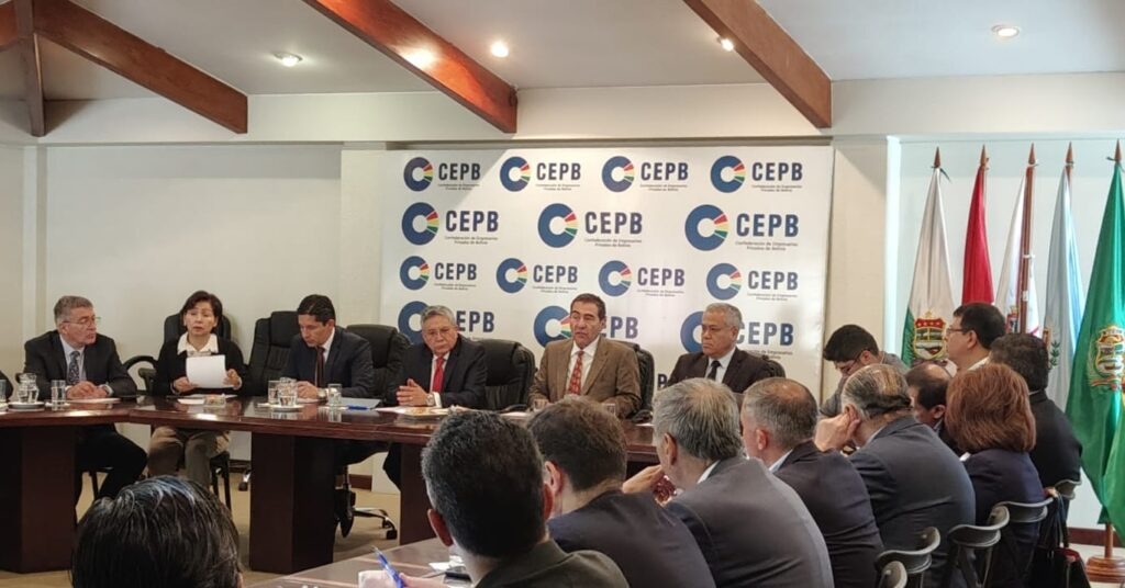 EMPRESARIOS A FAVOR DEL GASOLINAZO, EN CONTRA DEL INCREMENTO SALARIAL