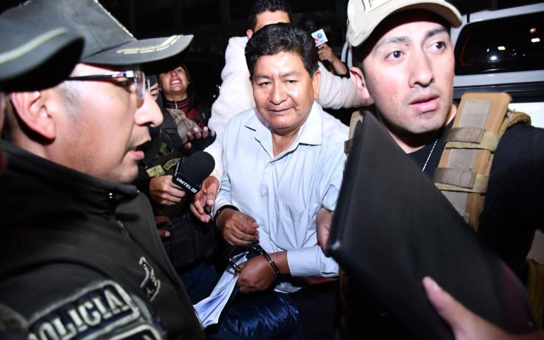 JUEZ IMPONE CUATRO MESES DE PRISIÓN PREVENTIVA A EDGAR MONTAÑO EN SAN PEDRO