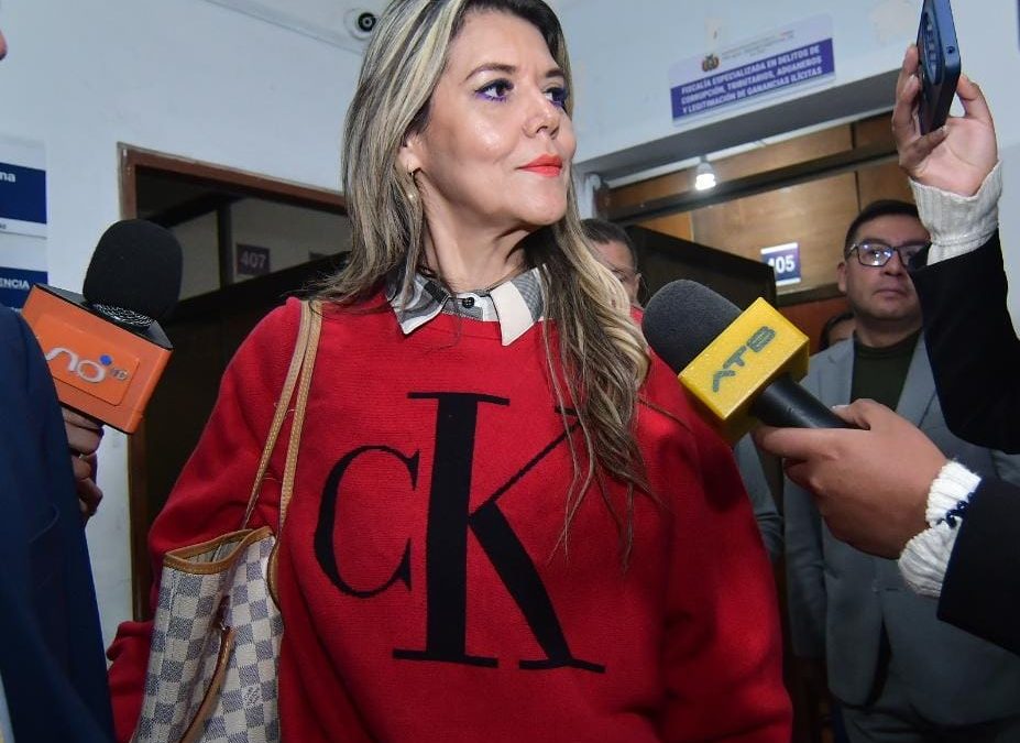 EXGERENTE DE YPFB ES APREHENDIDA POR DAÑO ECONÓMICO