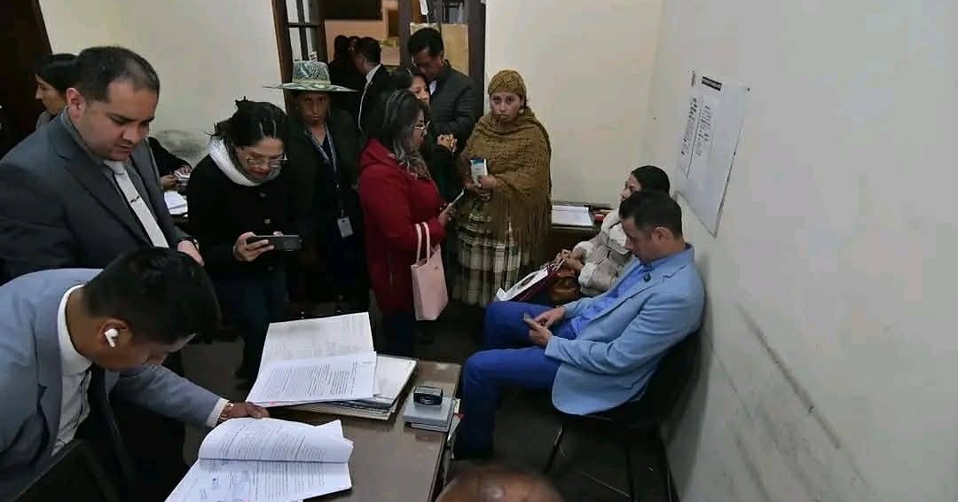 LARA ROMPE CON PAZ Y LO LLAMA “CAMPEÓN DE LA MENTIRA”