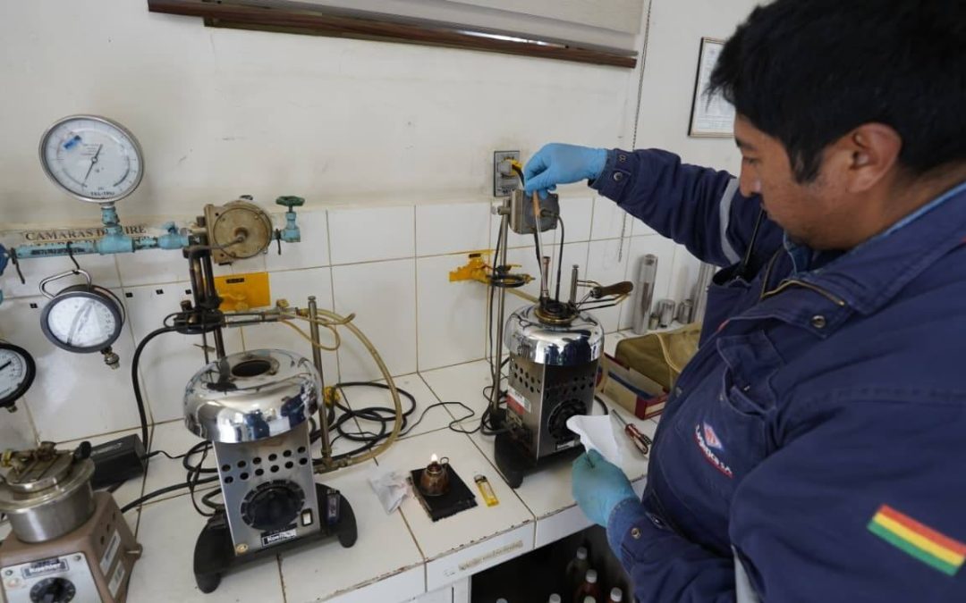 CUATRO EXPLICACIONES OFICIALES PROFUNDIZAN DESCONFIANZA POR GASOLINA CUESTIONADA