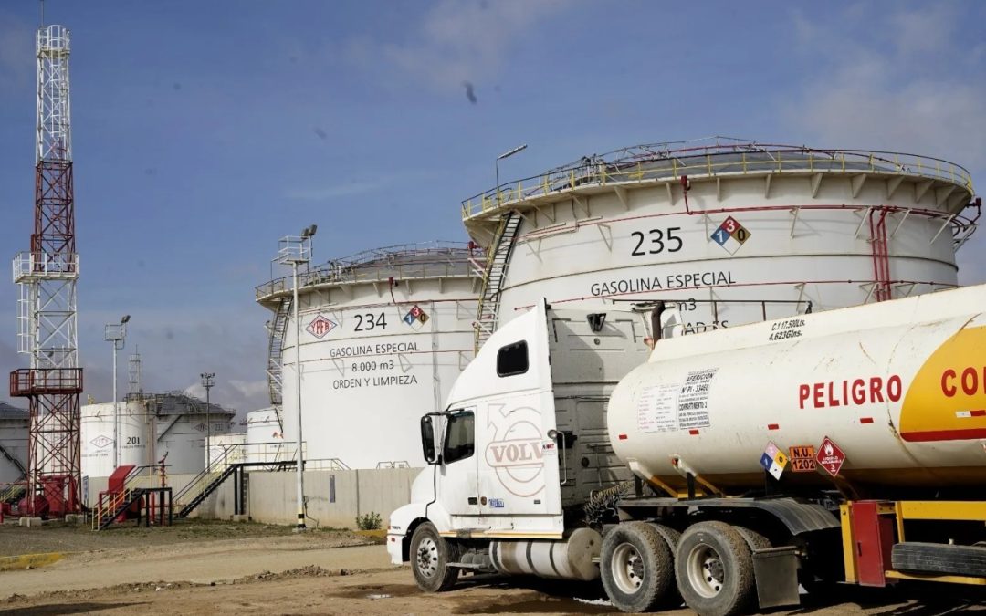 YPFB FRENÓ CONTROL DE COMBUSTIBLES Y SOSTIENE RELATOS OPUESTOS
