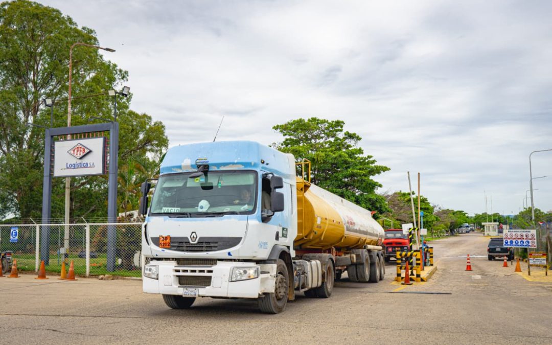 YPFB PRIORIZA SANTA CRUZ MIENTRAS EL NORTE DE BOLIVIA ENFRENTA ESCASEZ Y COMBUSTIBLE CUESTIONADO