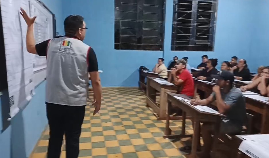 TED BENI REFUERZA FORMACIÓN DE JURADOS EN GUAYARAMERÍN