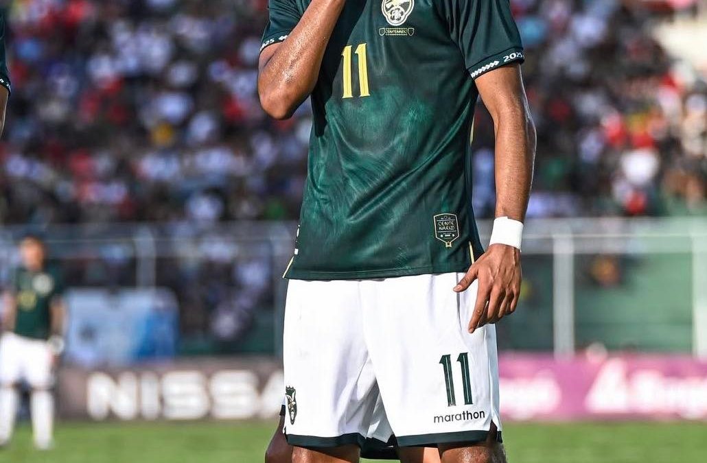 BOLIVIA GOLEA 3-0 Y PARTE FIRME AL REPECHAJE