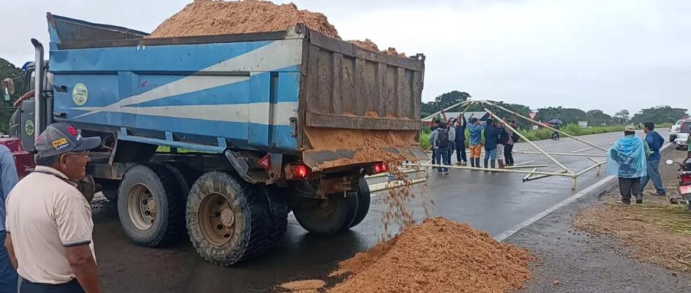 PRODUCTORES DE SOYA CONFIRMAN BLOQUEO POR INCUMPLIMIENTO DEL ABROGACIÓN DEL DECRETO 5547