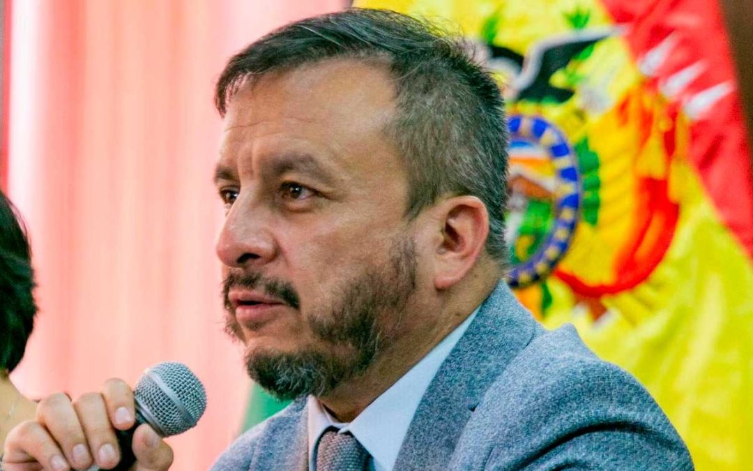 FISCALÍA FIJA NUEVA CITACIÓN A MEDINACELI POR INVESTIGACIÓN DE SOBREPRECIO EN COMBUSTIBLE