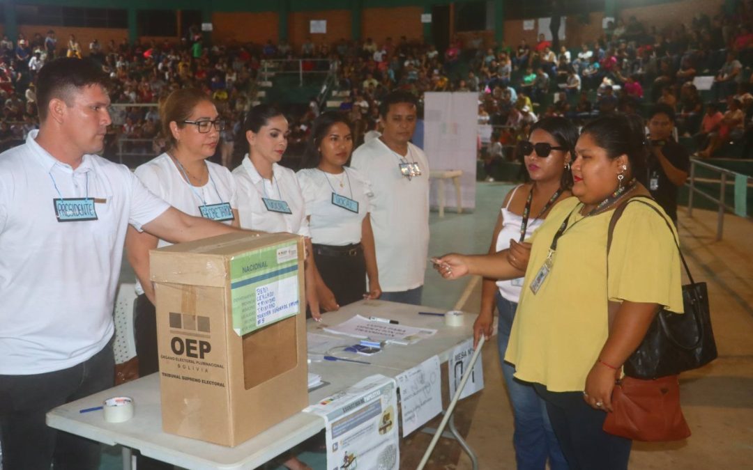 CAPACITAN A JURADOS PARA GARANTIZAR LA VOTACIÓN EN LA SEGUNDA VUELTA