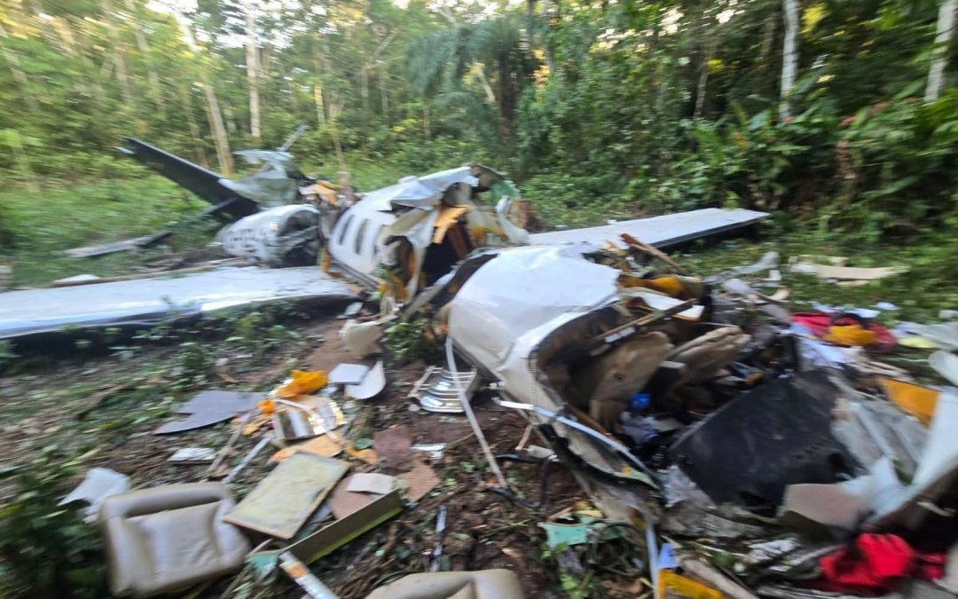 DOS PILOTOS MUEREN TRAS CAÍDA DE JET EN COCHABAMBA