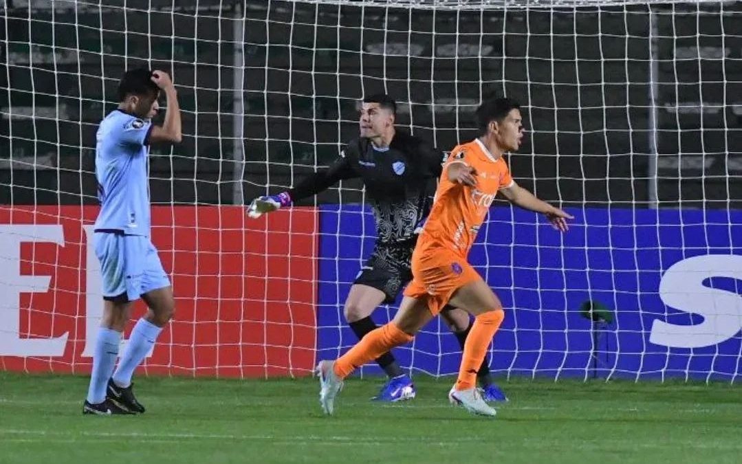 BOLÍVAR NO RESPONDE EN CASA Y EMPATA SIN CONVENCER