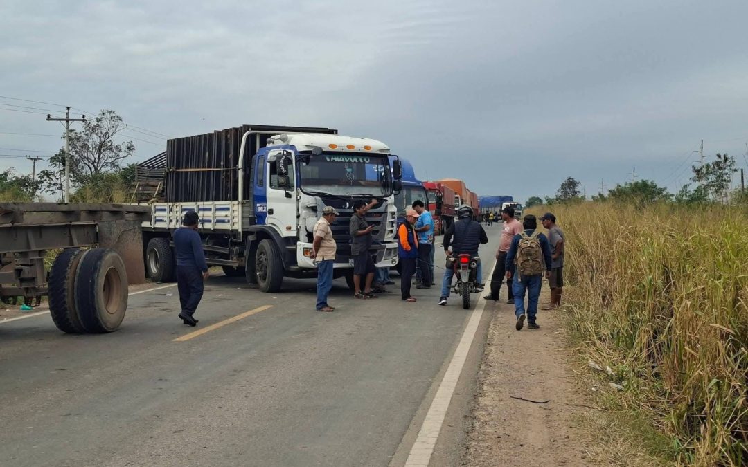 CSUTCB RATIFICA LA MOVILIZACIÓN Y SOLO AUTORIZA PASO A EMERGENCIAS