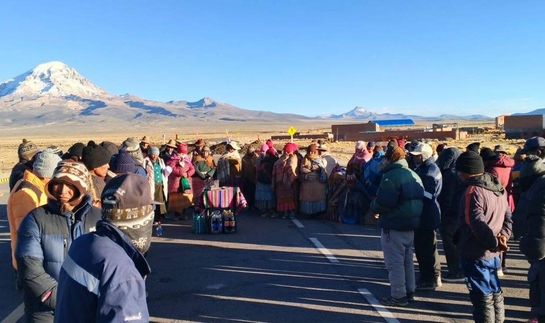 BLOQUEOS CRECEN EN BOLIVIA Y EL GOBIERNO SIGUE SIN ABRIR NEGOCIACIONES