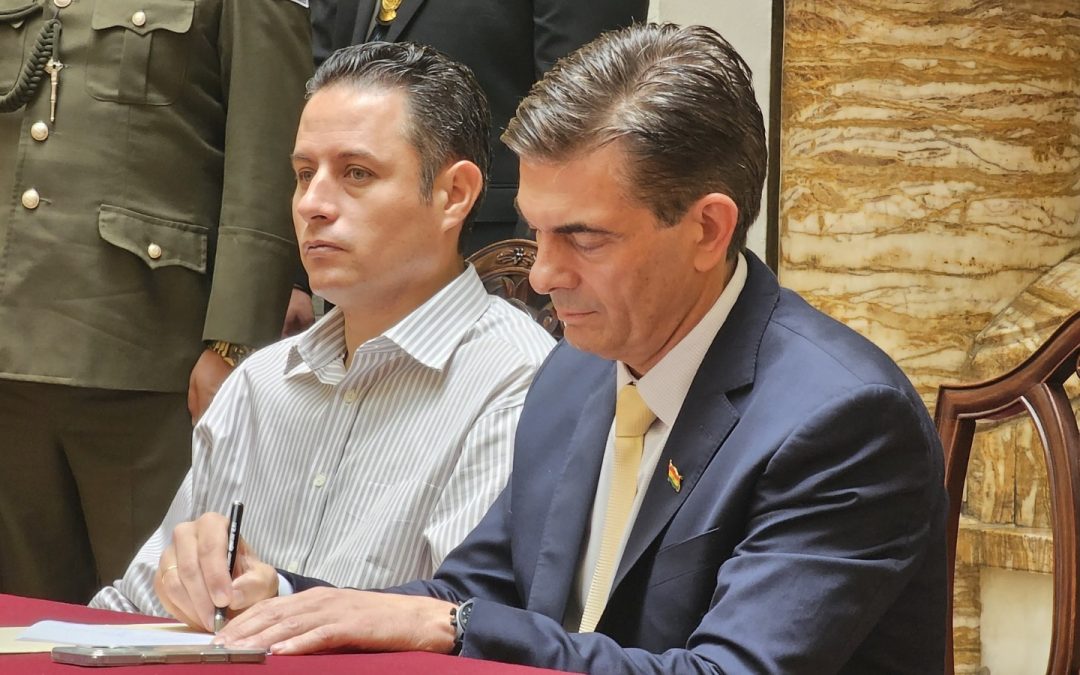 LARA IMPULSA DIÁLOGO MIENTRAS PAZ SE ALEJA DEL VICEPRESIDENTE