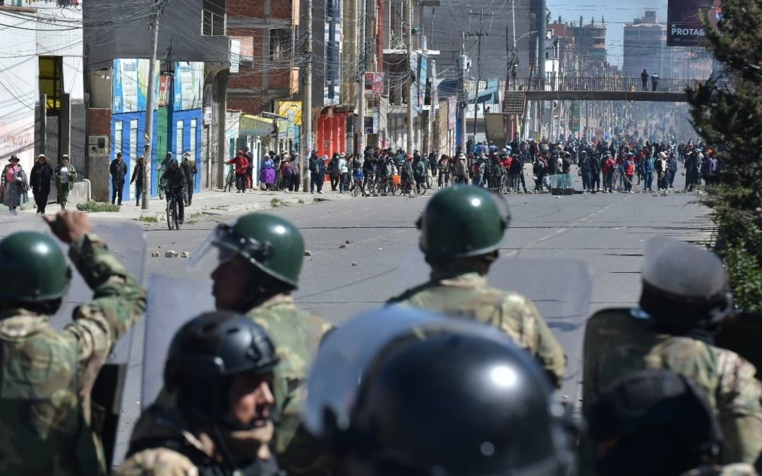 GOBIERNO EMPUJA AL PAÍS HACIA UNA CRISIS MAYOR