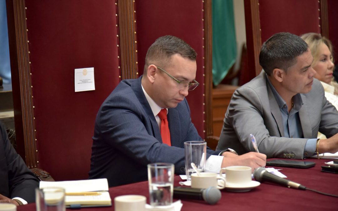 ÓRGANO JUDICIAL AMAGA CON PARALIZAR LA JUSTICIA Y EJECUTIVO INTENTA EVITAR EL CONFLICTO