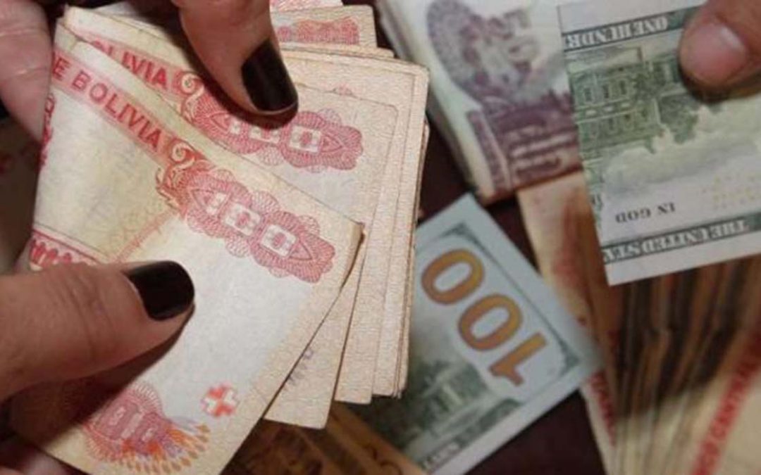 SALARIOS PIERDEN VALOR MIENTRAS EL DÓLAR MARCA NUEVO RÉCORD