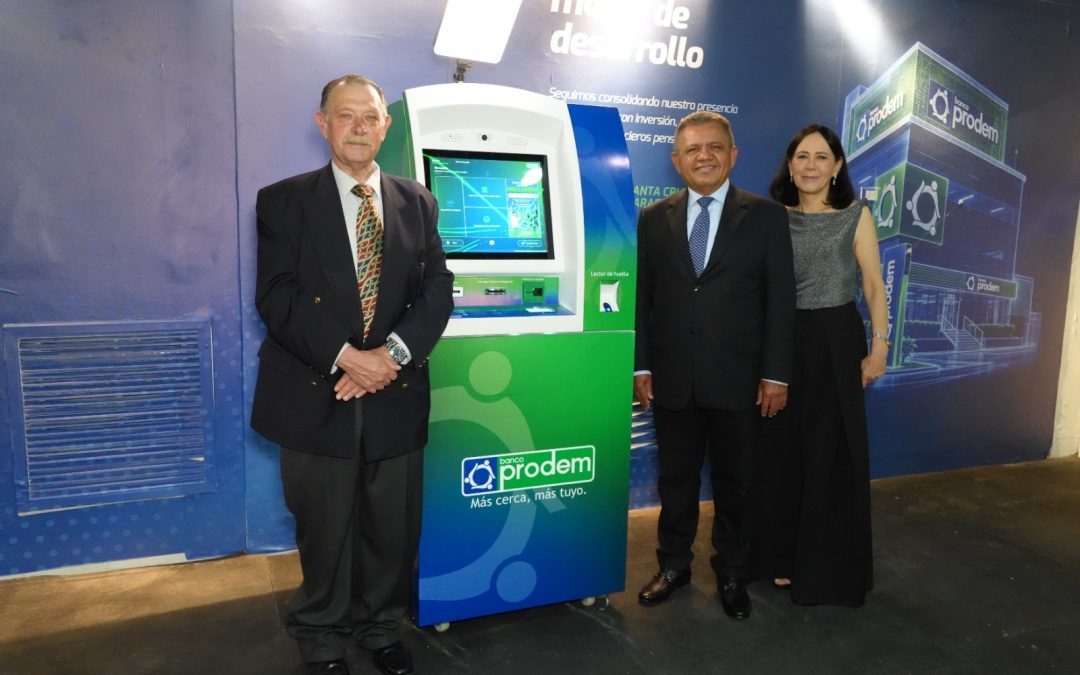 BANCO PRODEM INAUGURÓ SU ESTAND ECOAMIGABLE EN EXPOCRUZ