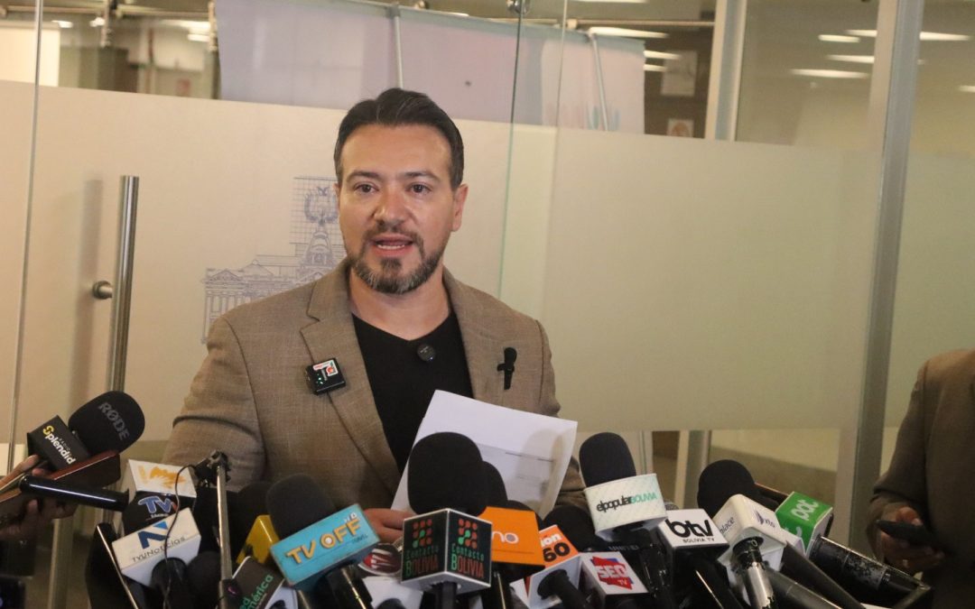 UN EXPULSA A ALEJANDRO REYES POR AUDIO QUE LO VINCULA CON CERIMEDO