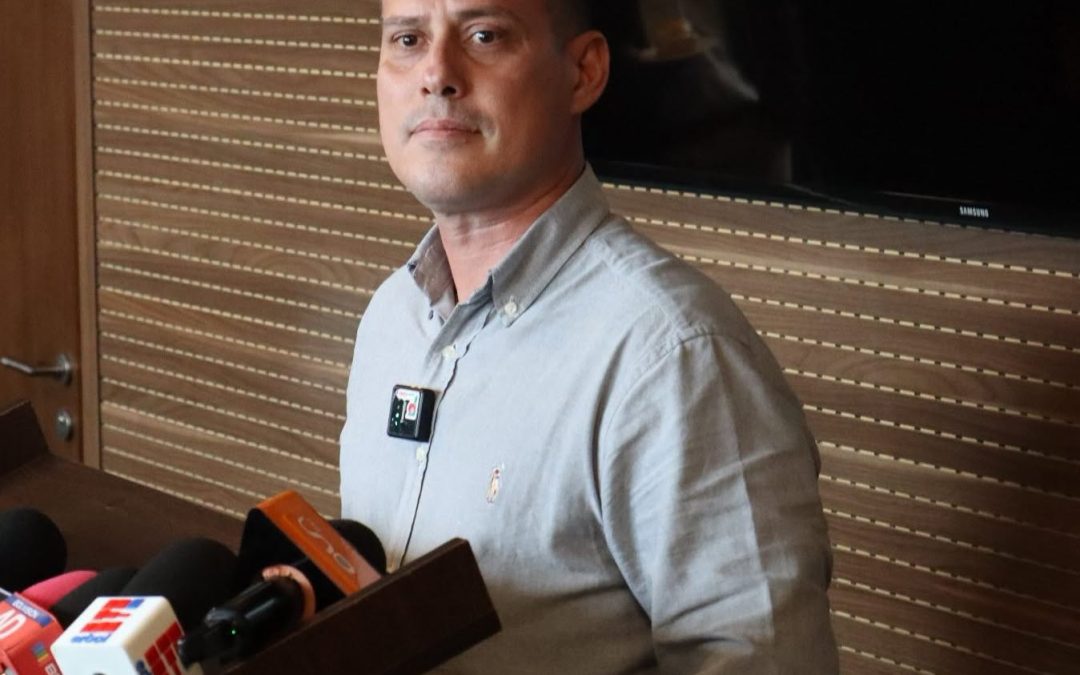 LIBRE ESTALLA POR LÓPEZ: PIDEN EXPULSARLO Y ÉL DENUNCIA AMENAZAS